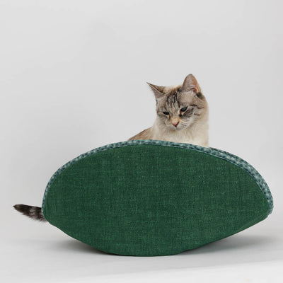 Designed to accommodate multiple cats or cats over 18 pounds, our jumbo-size Cat Canoe® bed is made with a hunter green cotton printed to look like burlap.
